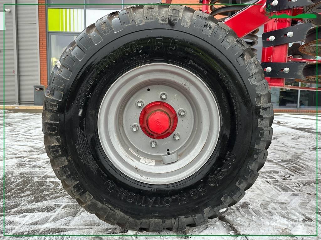 Horsch Terrano 4 FX Déchaumeur, cultivateur