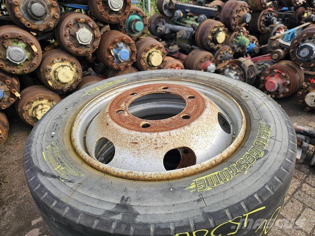 Bridgestone R 168 Camion plateau