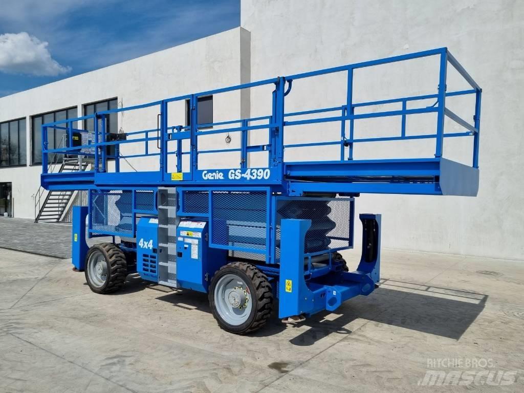 Genie GS 4390        P478 Nacelle ciseaux