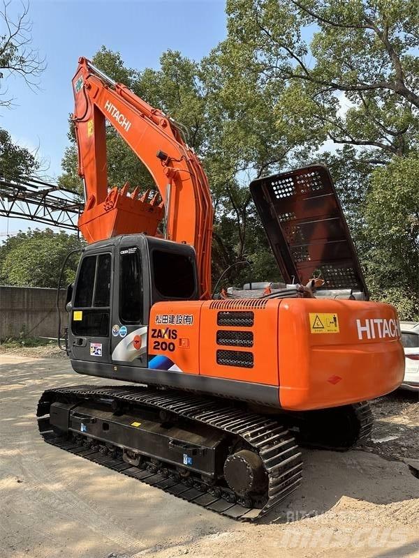 Hitachi 200 Pelle sur pneus