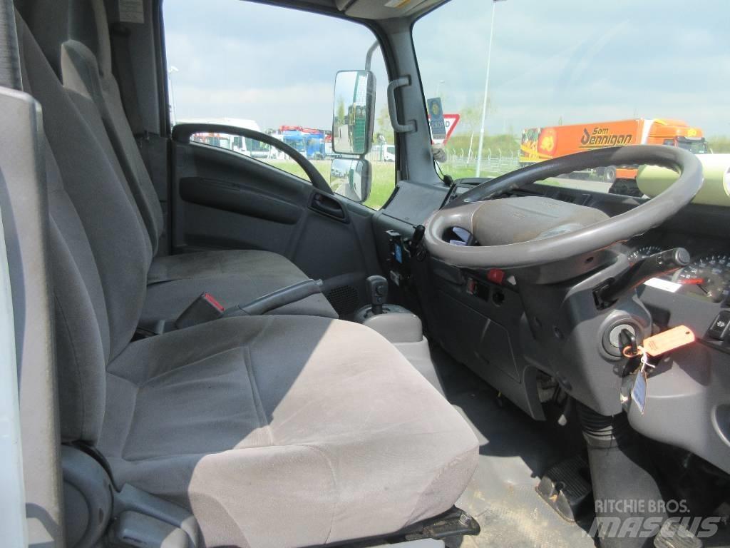 Isuzu N 75.190 Camion plateau ridelle avec grue