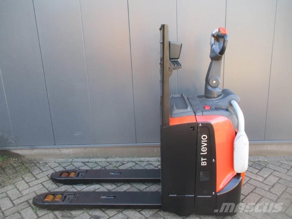 Toyota LPE 200 Transpalette accompagnant porté debout