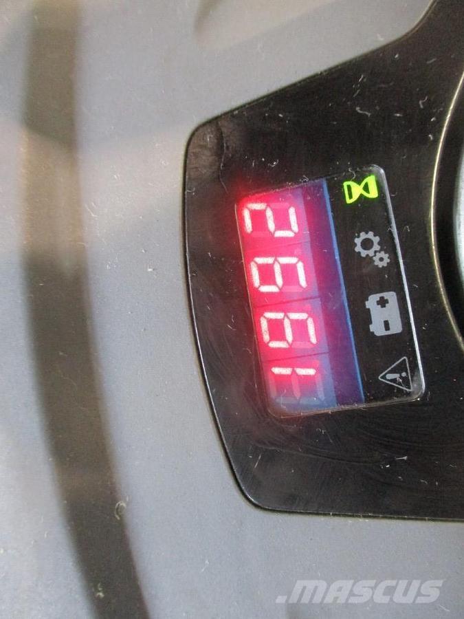 Toyota LPE200 Transpalette accompagnant porté debout