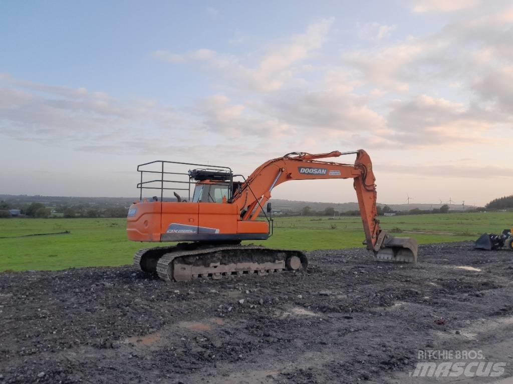 Doosan DX 225 Pelle sur chenilles