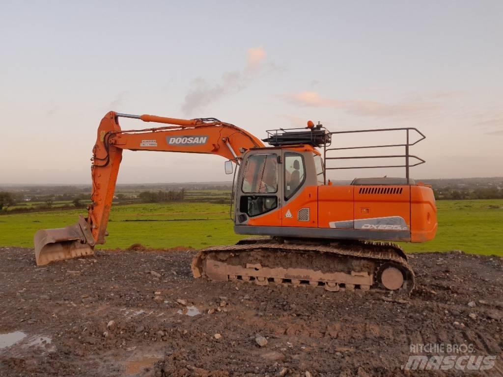 Doosan DX 225 Pelle sur chenilles