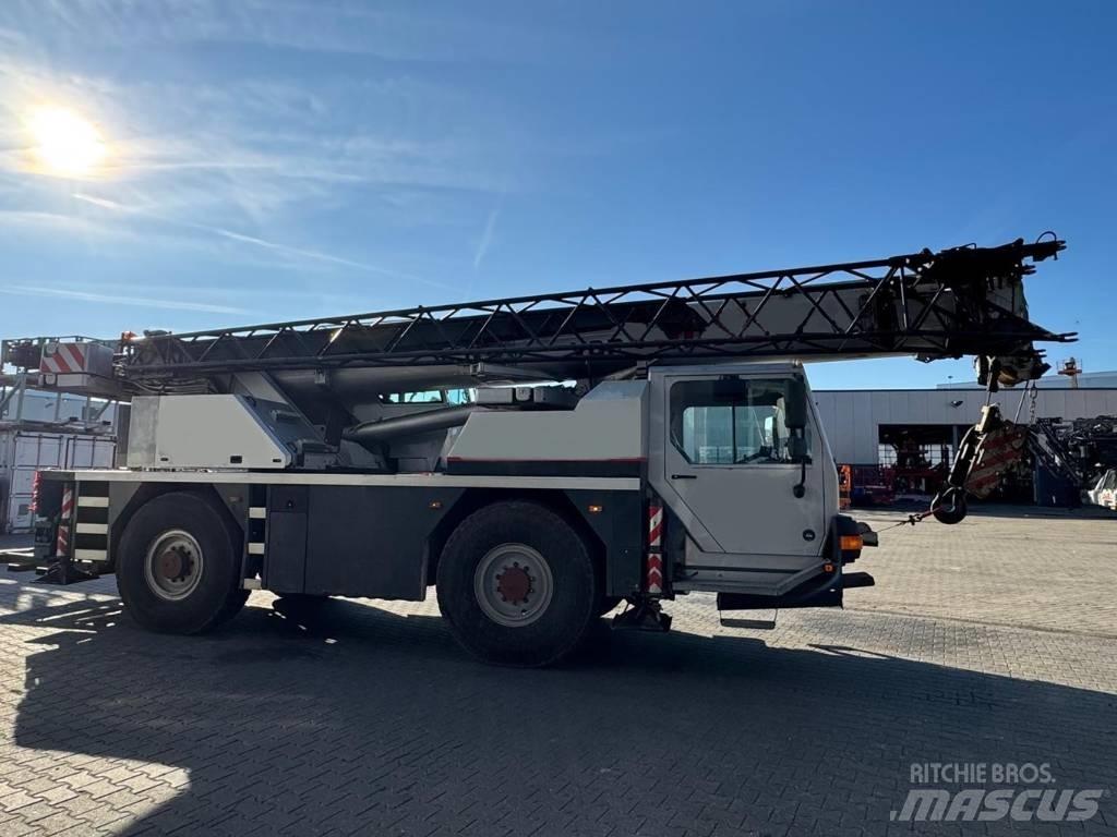 Liebherr LTM 1030-2 Grues tout terrain