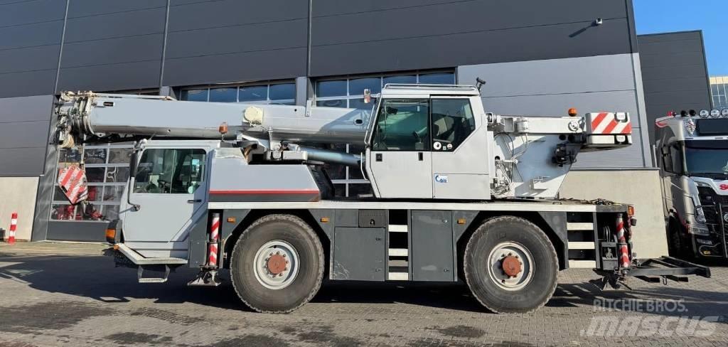 Liebherr LTM 1030-2 Grues tout terrain