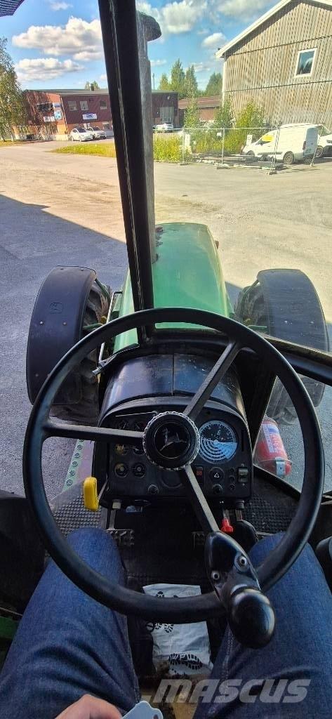 John Deere 4240 S Tracteur