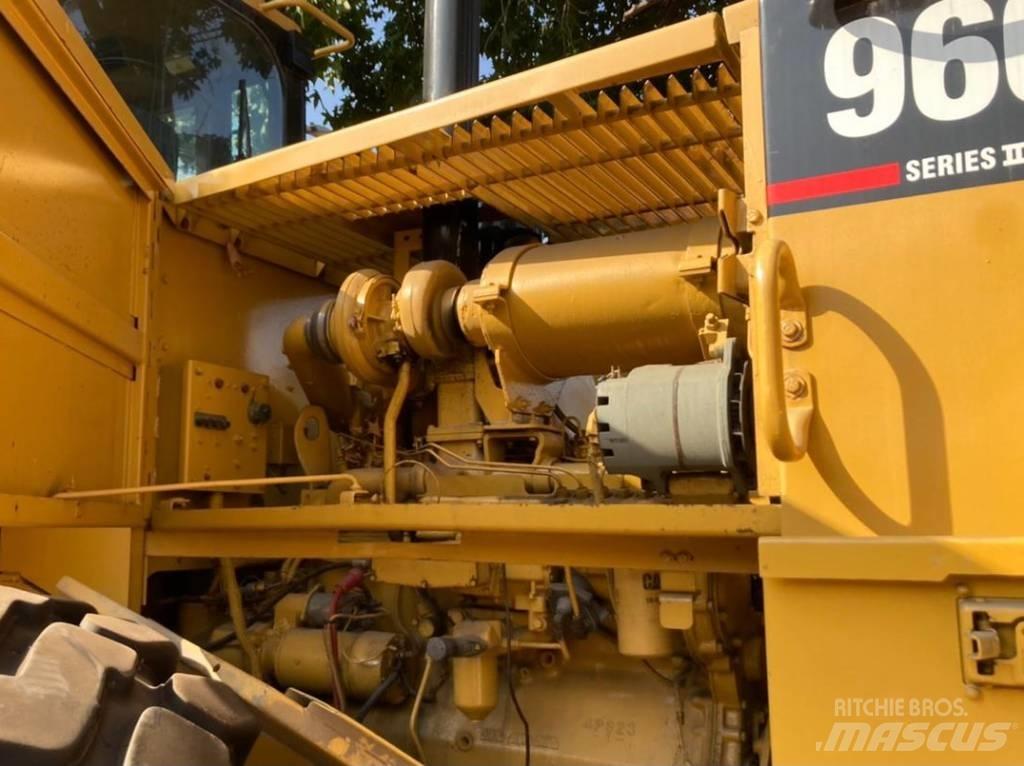 CAT 966 F II Chargeuse sur pneus