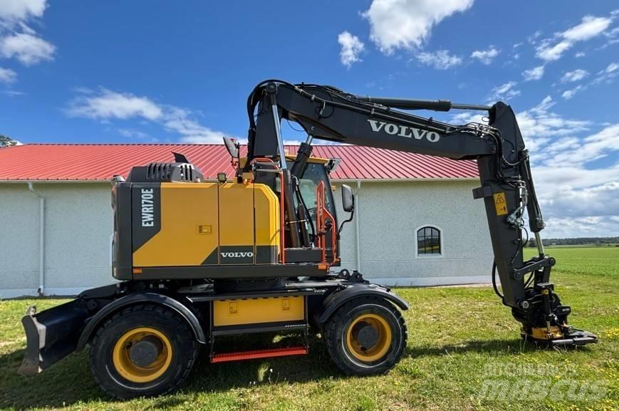 Volvo EWR 170 E Pelle sur pneus