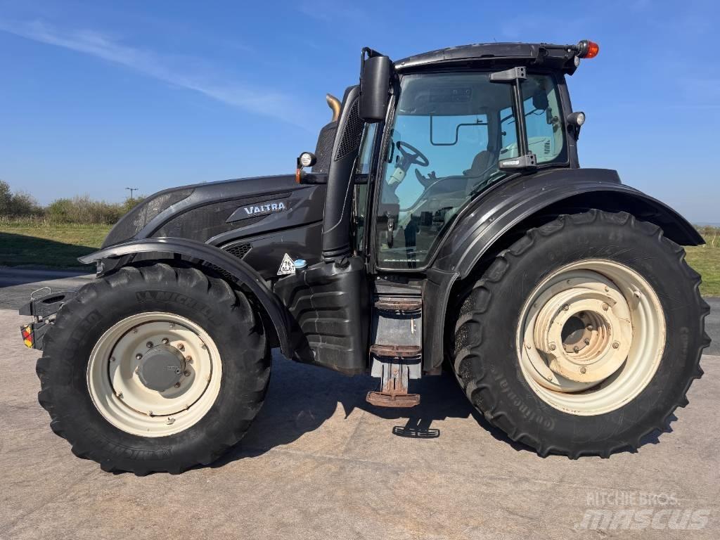 Valtra T 174 Tracteur