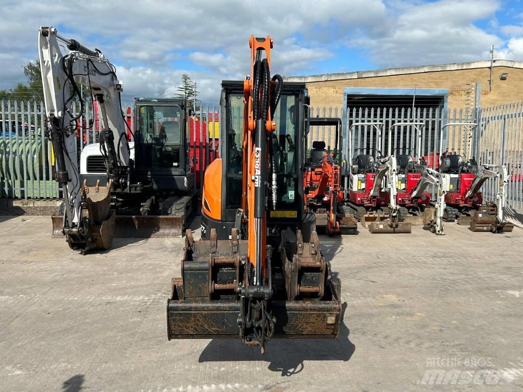 Doosan DX 27 Z Mini pelle < 7t