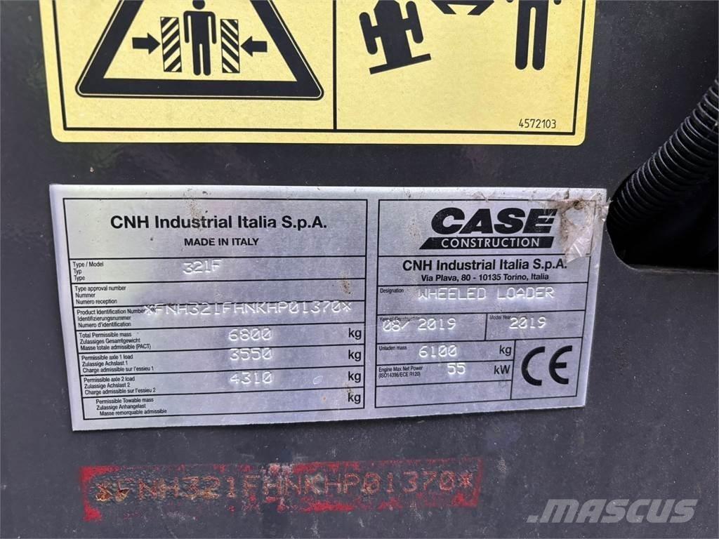 CASE 321f Chargeuse sur pneus