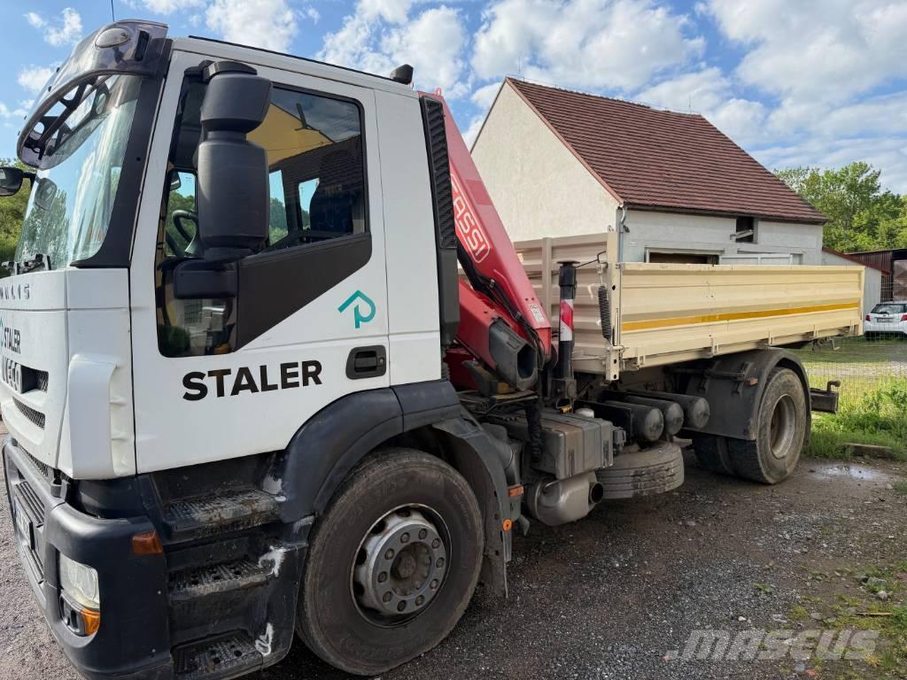 Iveco MAGIRUS Camion plateau ridelle avec grue