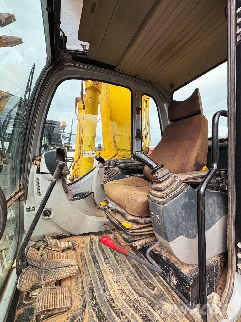 New Holland E 245 B Pelle sur chenilles