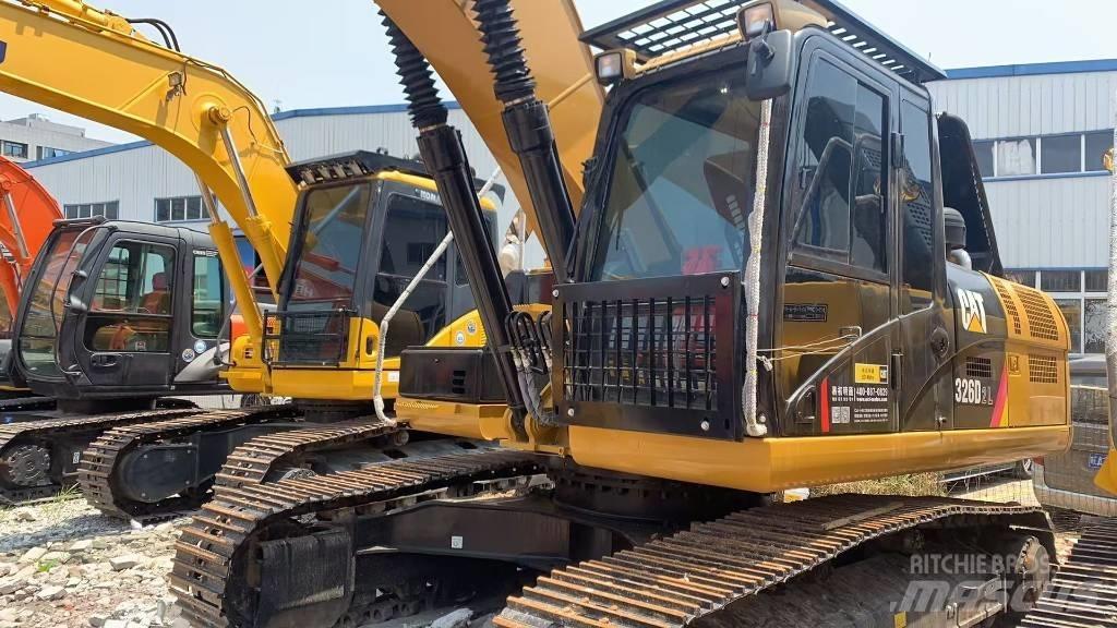 CAT 326 Pelle sur chenilles