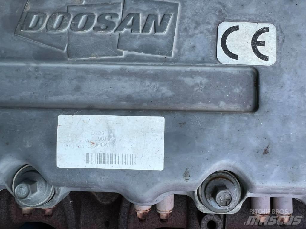 Doosan DX170W Pelle sur pneus