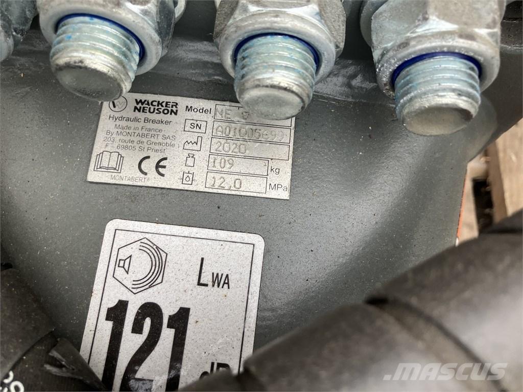 Montabert NE8 Marteau hydraulique