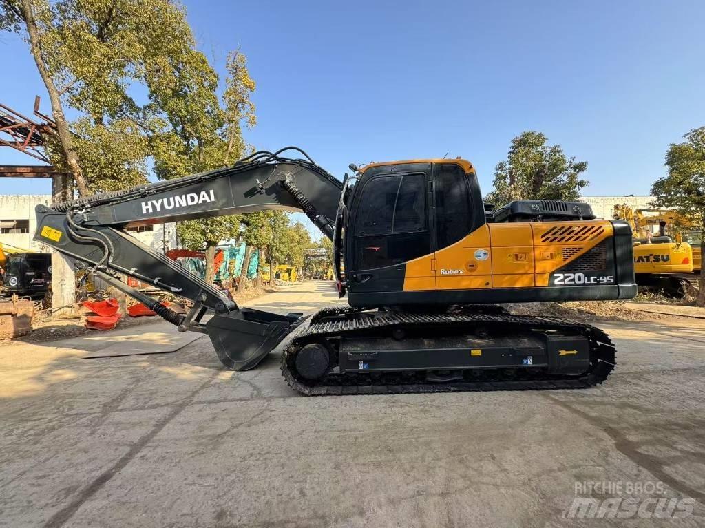 Hyundai 220LC-9S Pelle sur chenilles