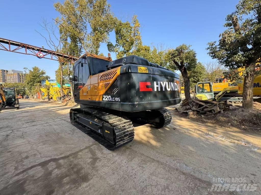 Hyundai 220LC-9S Pelle sur chenilles