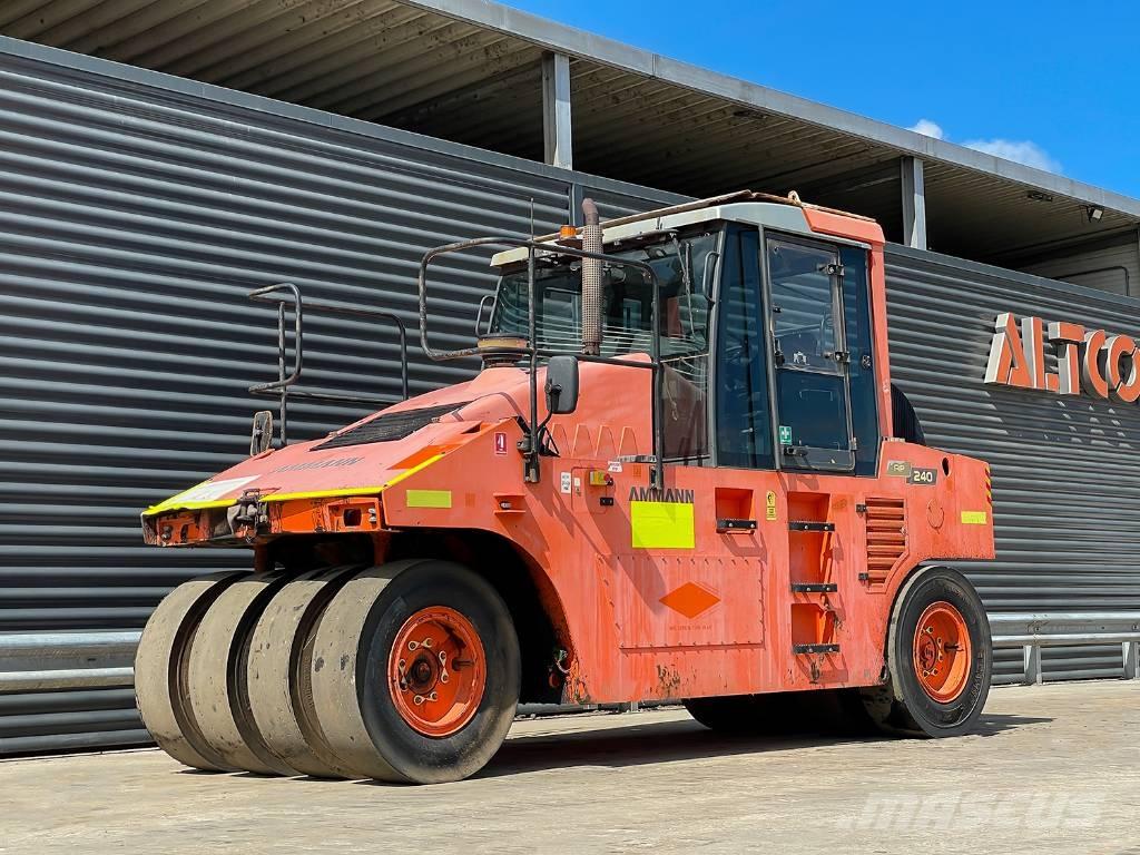 Ammann AP 240 Rouleaux à pneumatiques