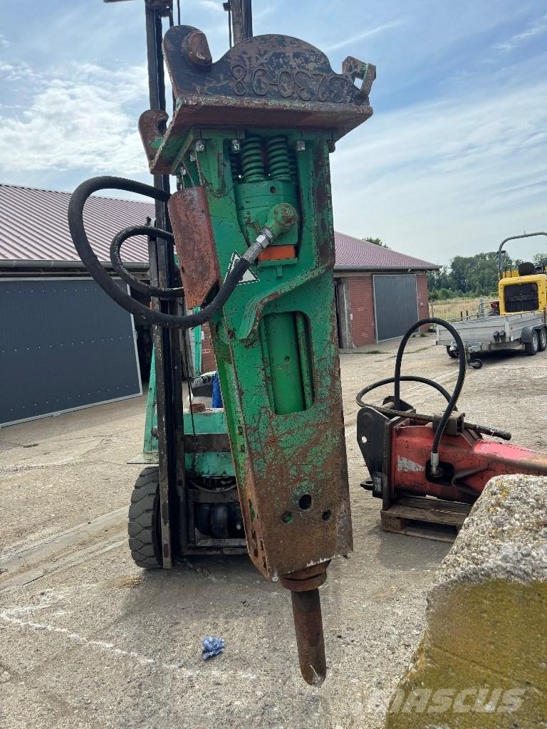 Montabert V 1200 BRH Enfonce pieu hydraulique