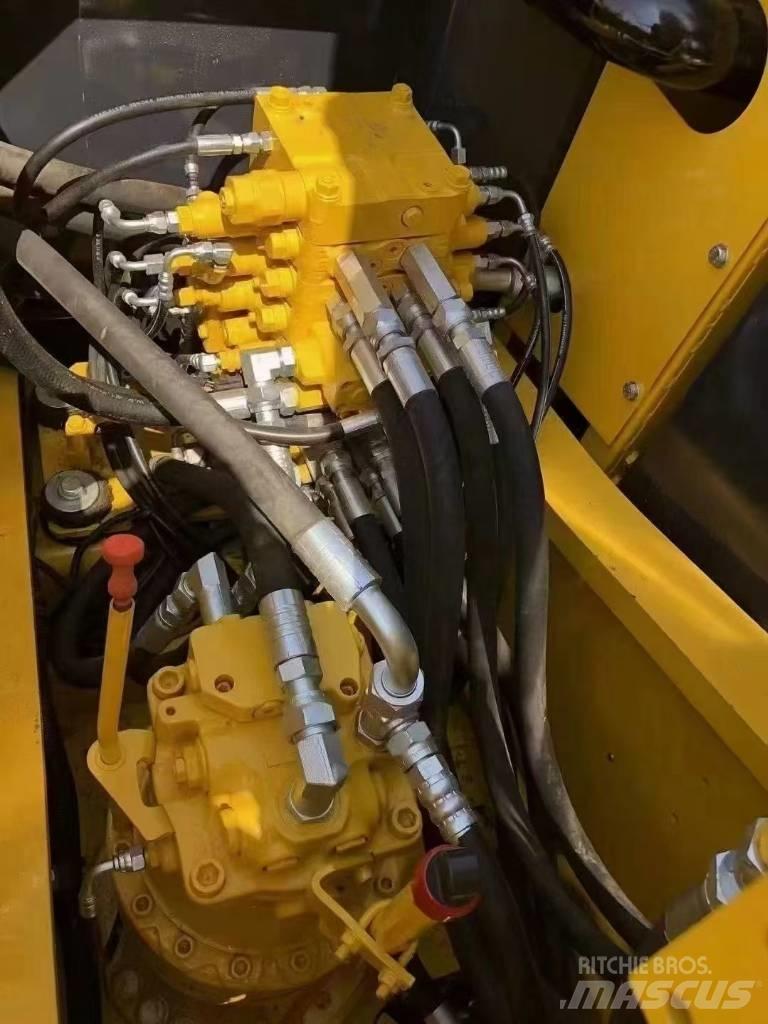 Komatsu 160-7 Pelle sur chenilles