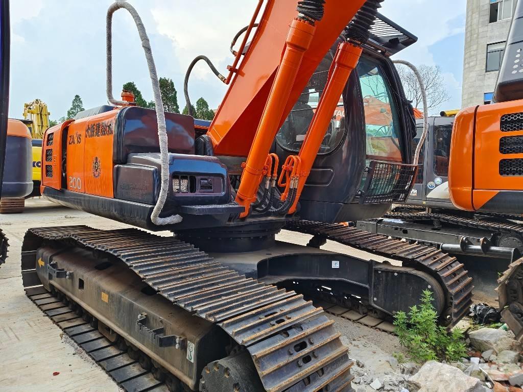 Hitachi ZX 200 Pelle sur chenilles