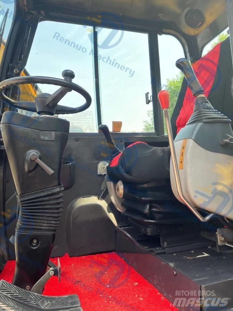 Xinyuan XYB75 Pelle sur pneus