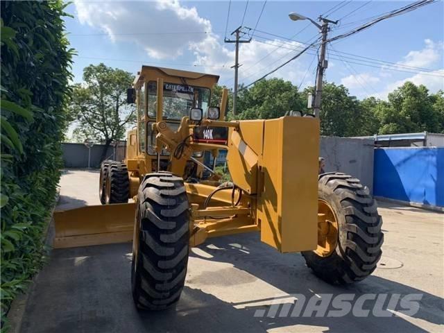 CAT 140K Niveleuse