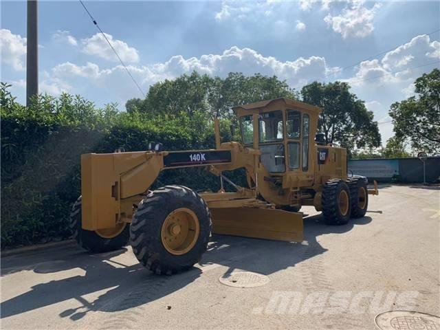 CAT 140K Niveleuse