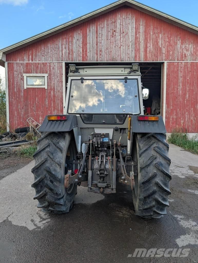 Massey Ferguson 390 Tracteur