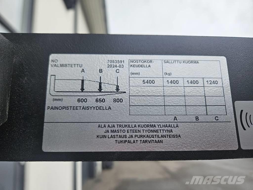 Toyota RRE 140 HE Chariot à mât rétractable