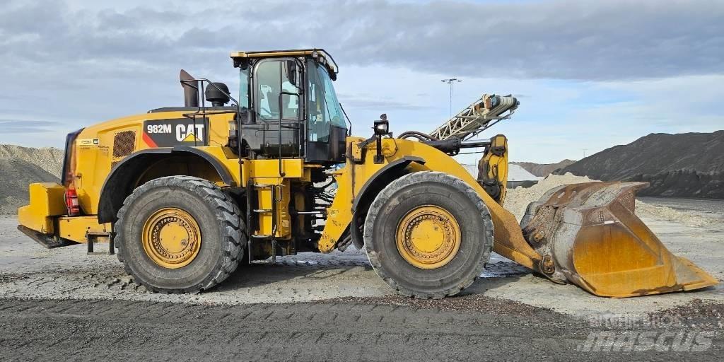 CAT 982 M Chargeuse sur pneus