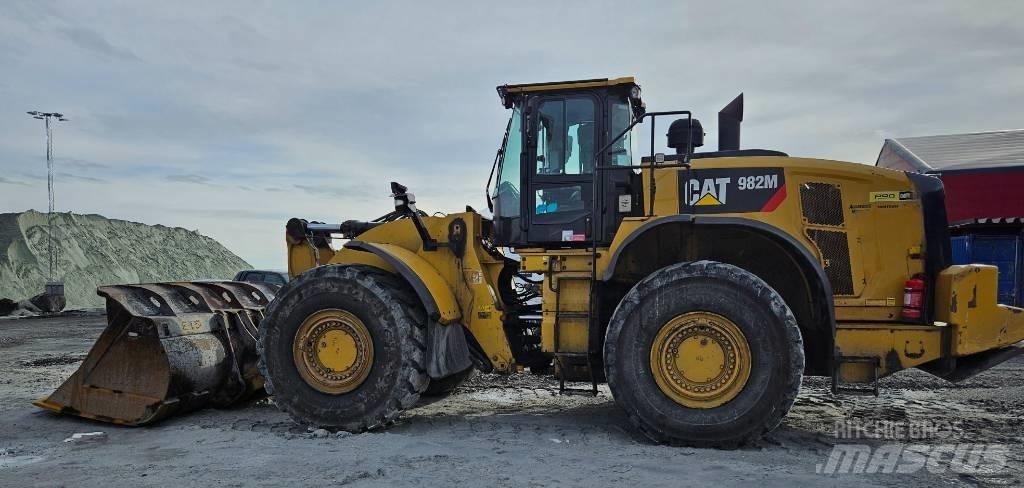 CAT 982 M Chargeuse sur pneus