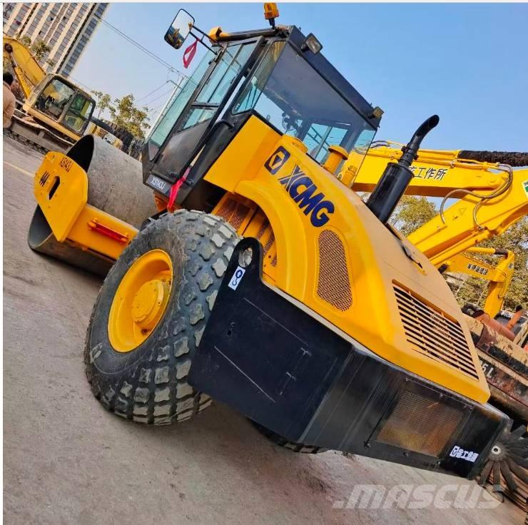 XCMG XS 142 J Rouleaux monocylindre