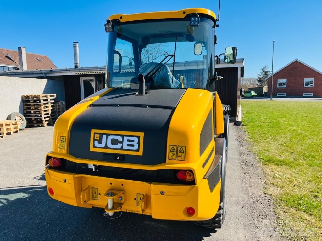 JCB 407 Chargeuse multifonction