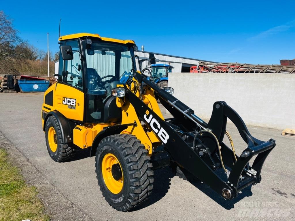 JCB 407 Chargeuse multifonction