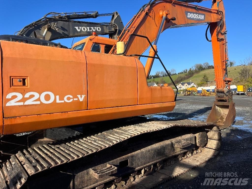 Doosan DX 220 Pelle sur chenilles