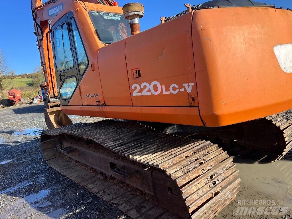 Doosan DX 220 Pelle sur chenilles