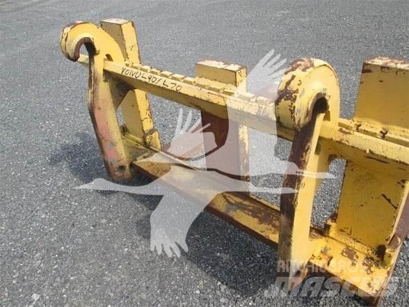  CE LOADER Fourches