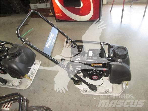 Mustang LF88 Rouleaux vibrants tractés