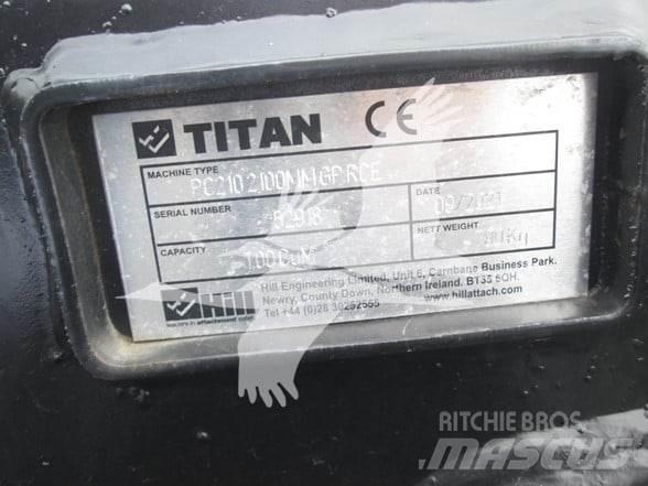 Titan CAT 320 Godet