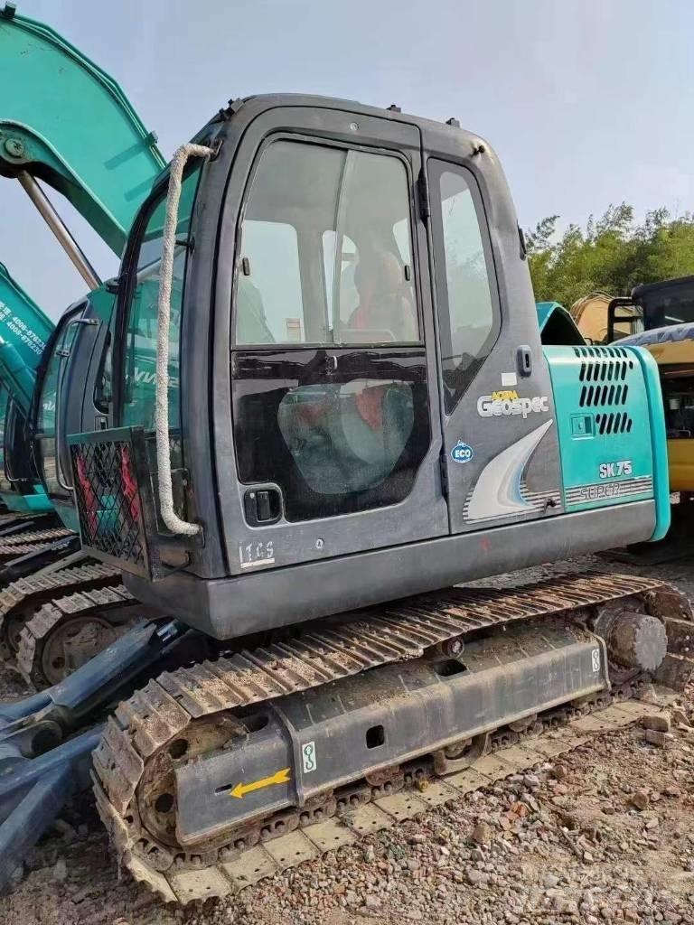 Kobelco SK75 Pelle sur chenilles