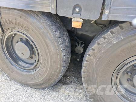 Liebherr LTM 1055-1 Grues tout terrain