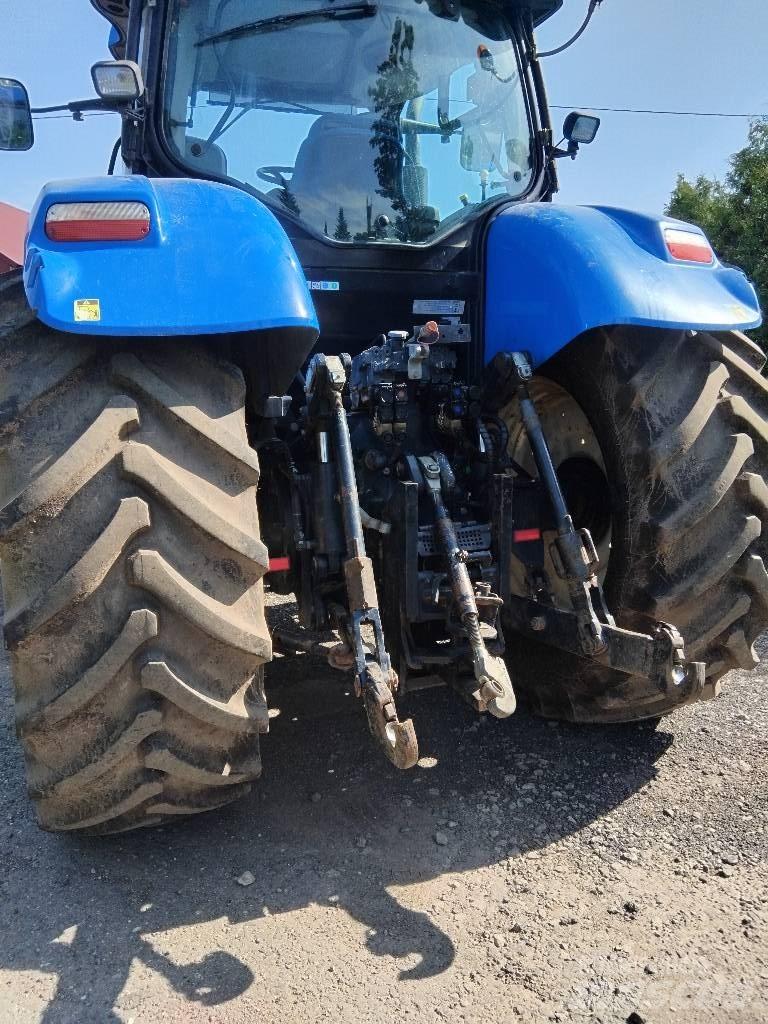 New Holland T7030 Tracteur