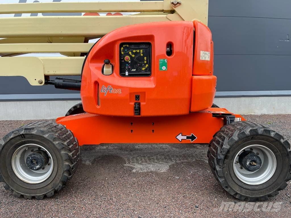JLG 450 AJ Bomlift Remorque nacelle