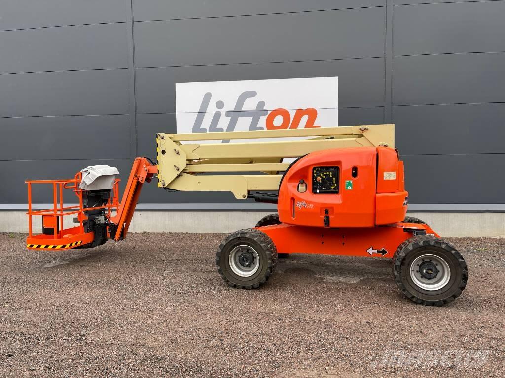 JLG 450 AJ Bomlift Remorque nacelle