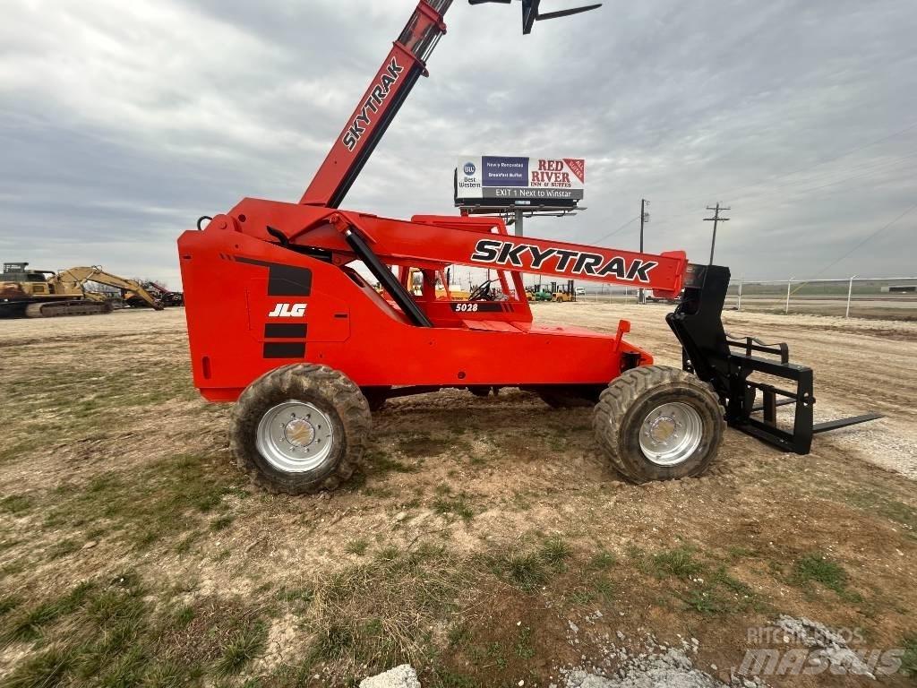 SkyTrak 5028 Chariot télescopique