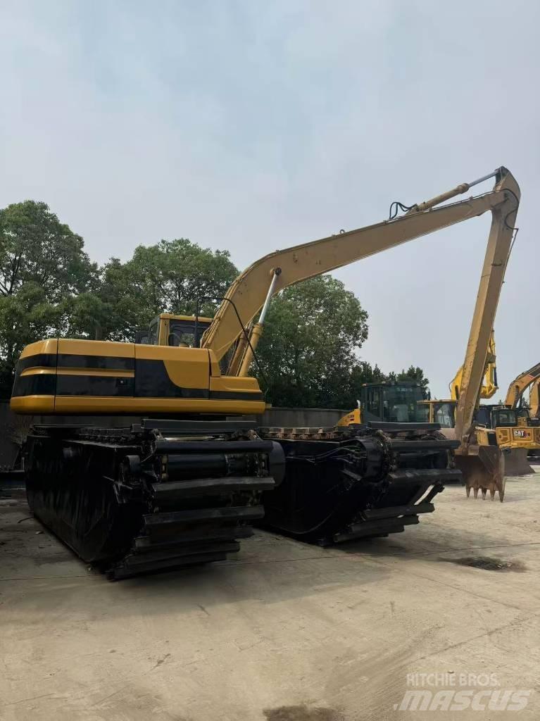 CAT 320B Pelles amphibies